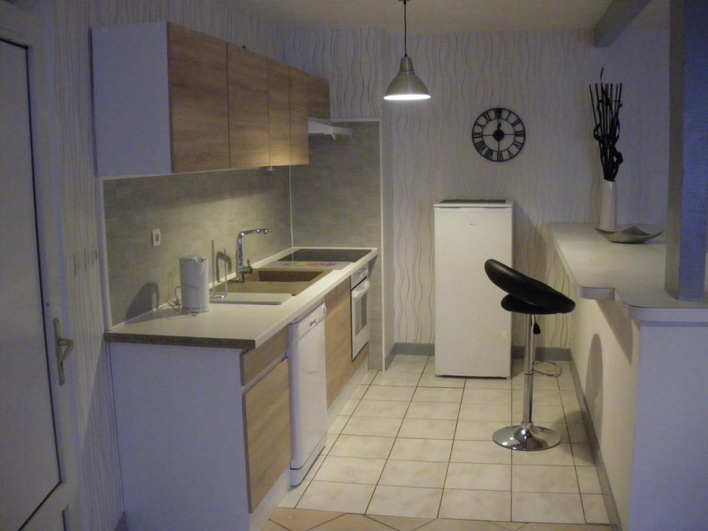 Au Pied De La Roche Apartment Exterior foto