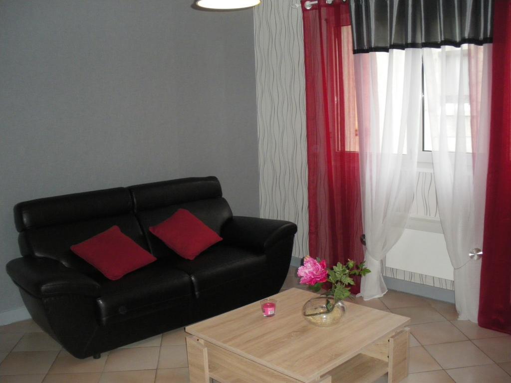 Au Pied De La Roche Apartment Exterior foto